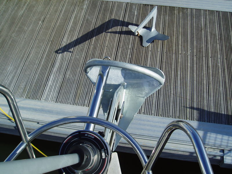 http://Rocna%20Original%2020%20on%20Southerly%2032,%20bow