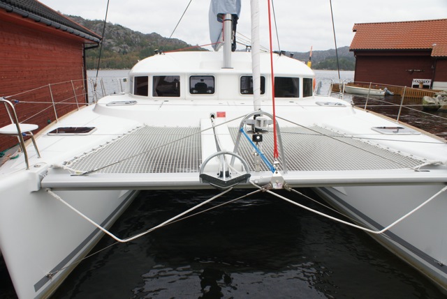 http://Rocna%20Original%2020%20on%20Lagoon%20380,%20front%20view