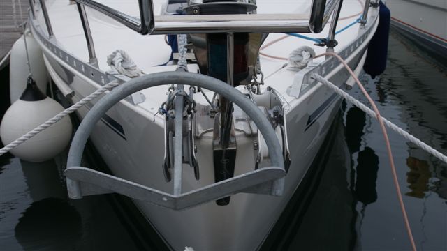 http://Rocna%20Original%2020%20on%20Nauticat%2039,%20front%20view